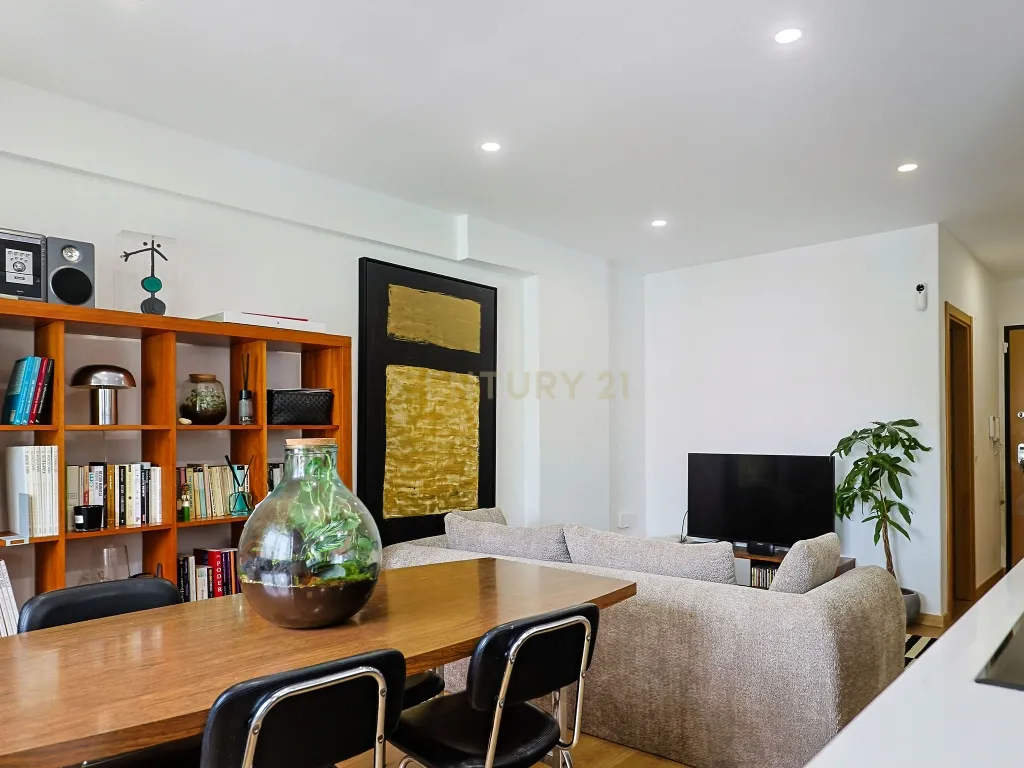 Apartamento T2 Centro de Almada Remodelado - Image 32