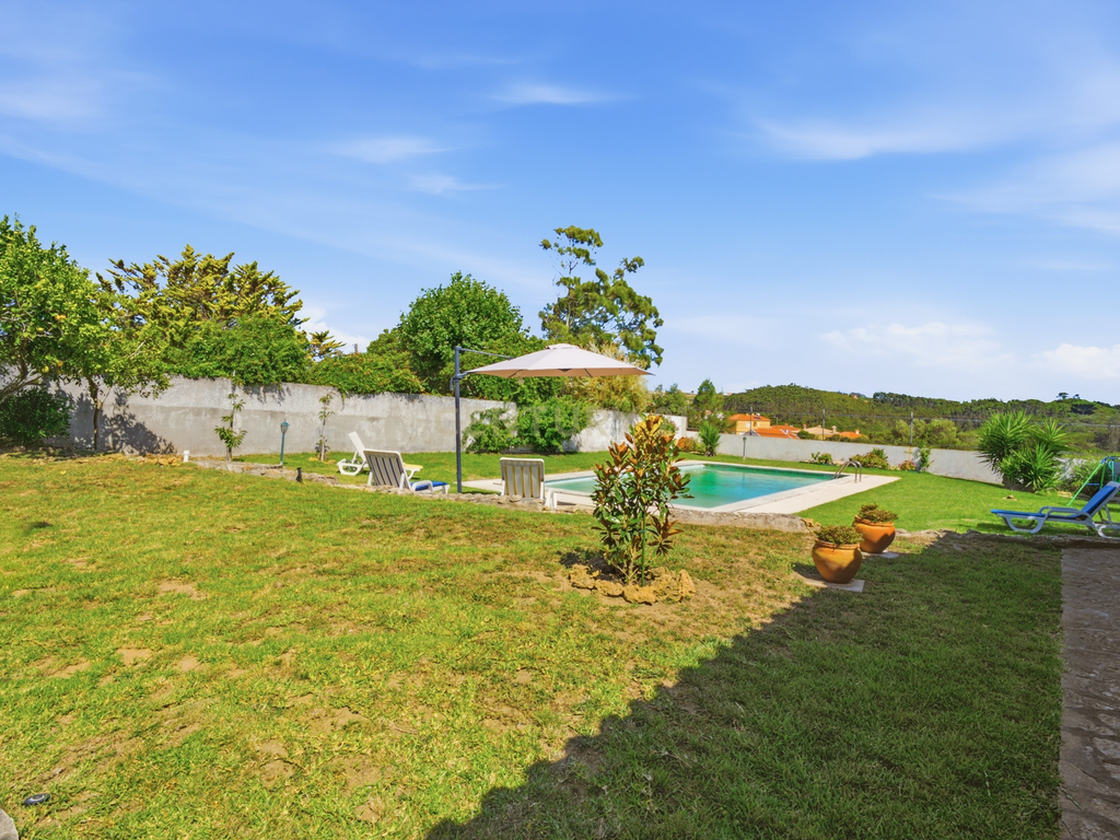 Moradia Isolada com Piscina em Lote de 908 m² | Sala Ampla | Jardim e Vista Desafogada -Mafra - Image 49