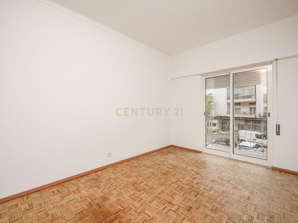 T3 Remodelado no Centro de Setúbal- Campo dos Arcos - Image 5