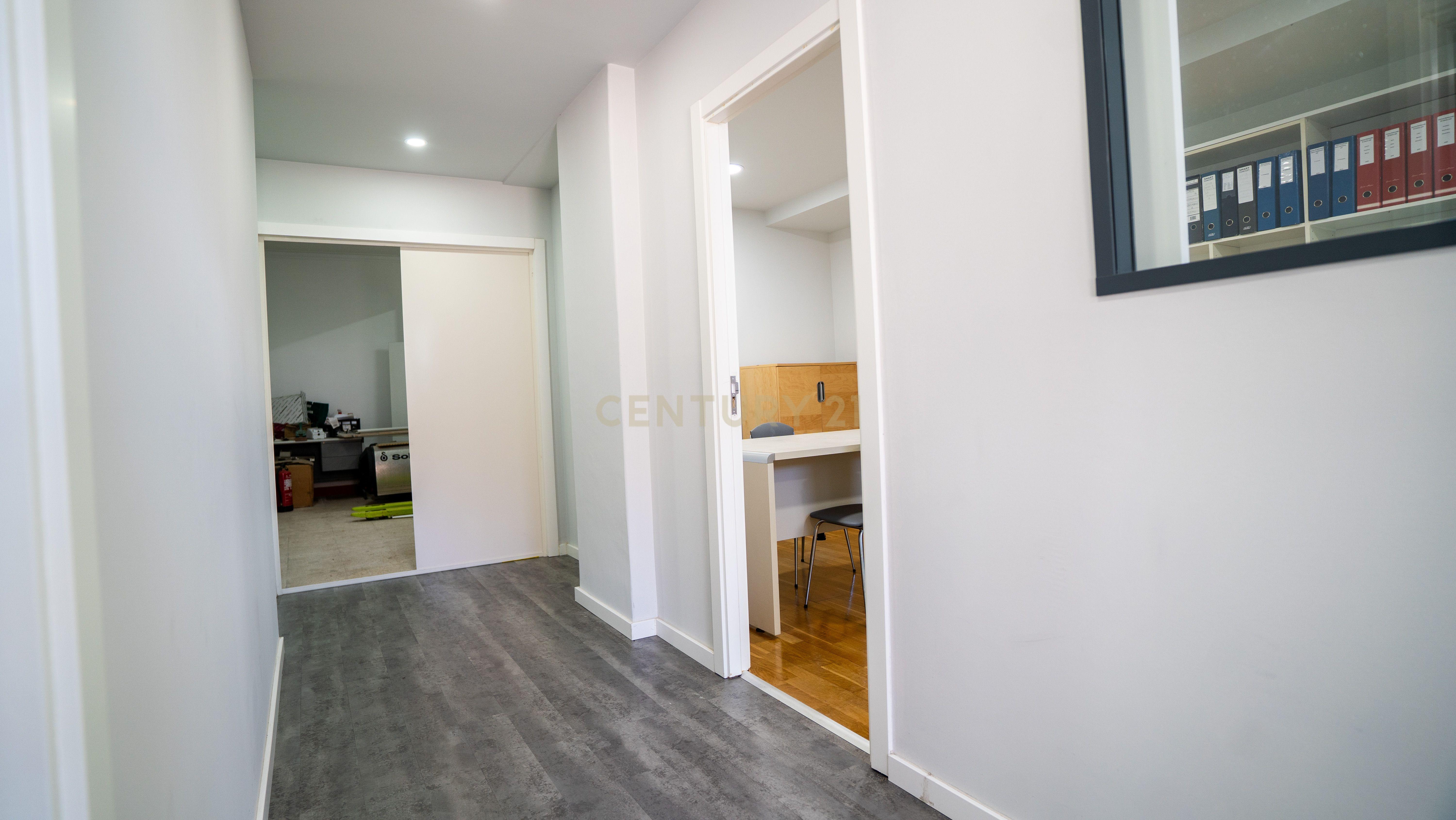 Escritório Mobilado para Arrendamento – Ramada, Odivelas | 92m² | 1.000€/mês - Image 18