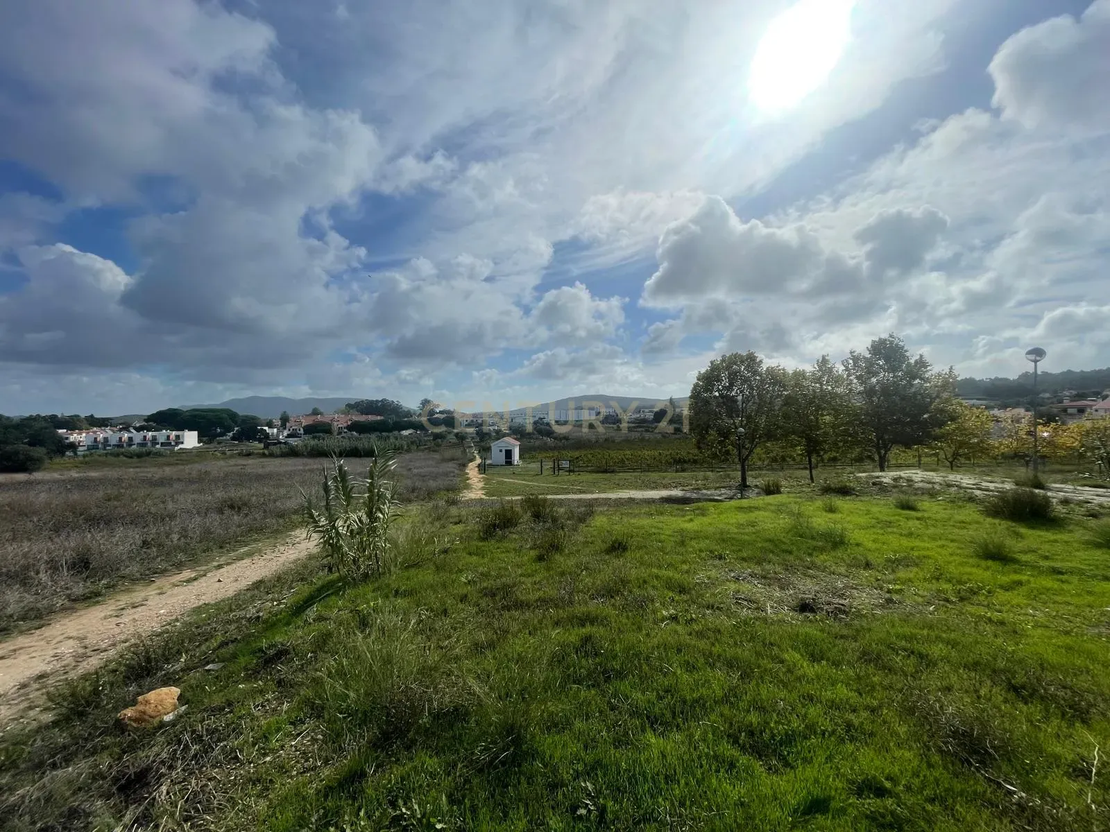 Lote de 1750 m2 para construção na Cotovia/ Sesimbra - Image 1
