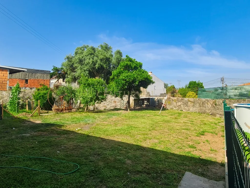 MORADIA INDEPENDENTE T3 COM GARAGEM FECHADA, ARRUMO E LOGRADOURO - Image 18