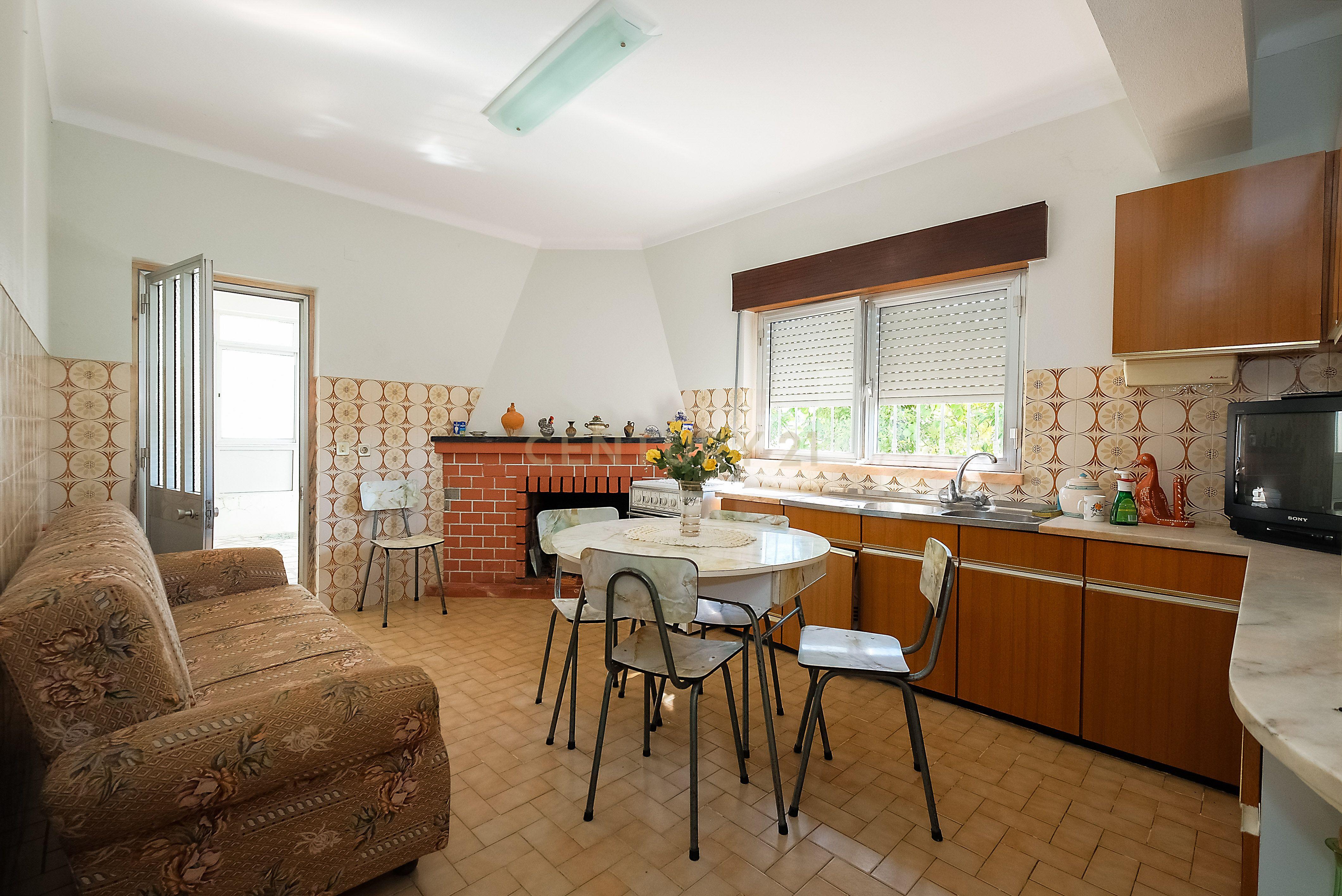 Fotografia 7 de Moradia Bifamiliar c/ terreno urbanizável de 10.500 m² – Ourém (EN113)