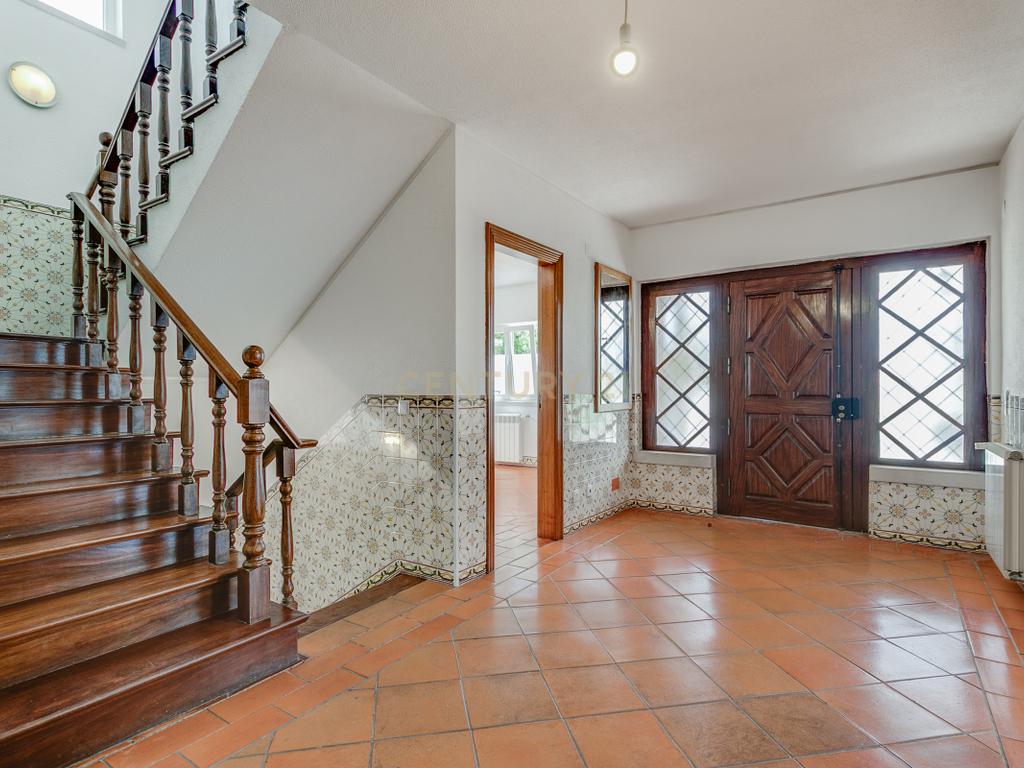 Moradia tradicional com 6 quartos, vista mar e piscina – Jardins da Parede - Image 28