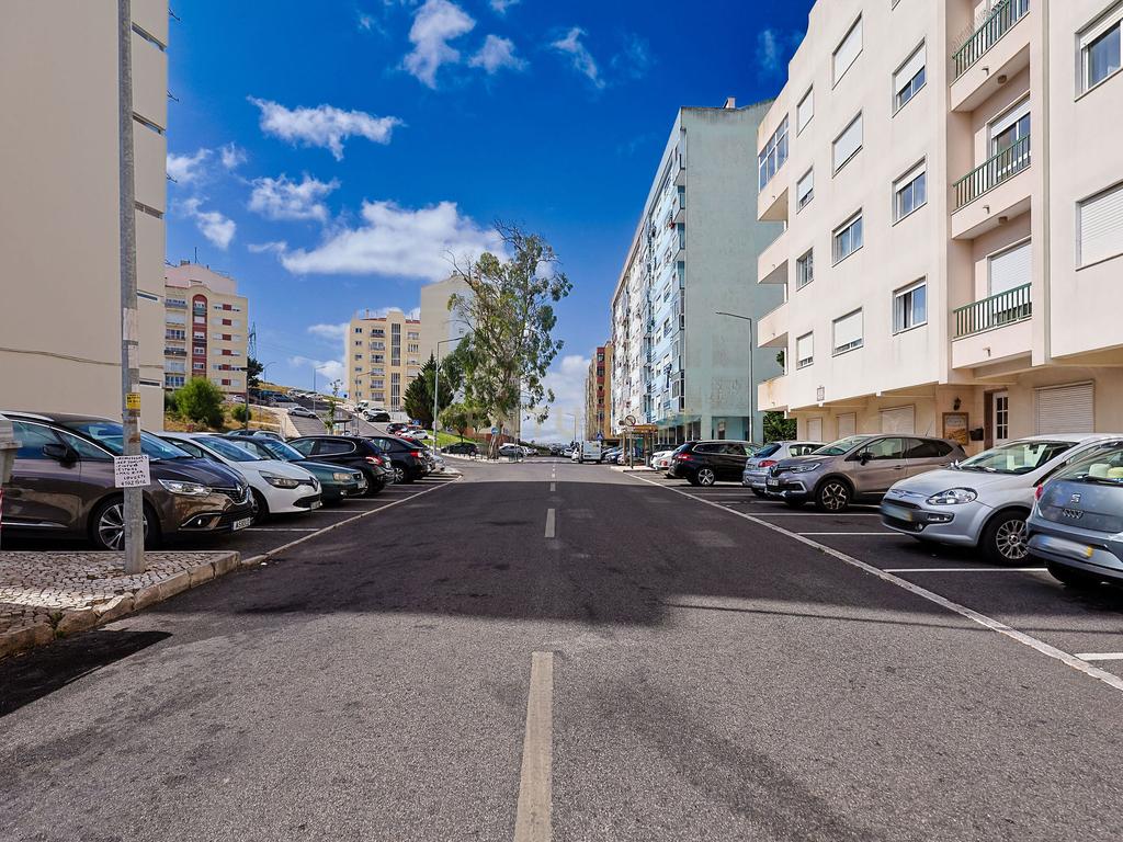 🏡 T1 com Vista Mar | Rua Pedro Nunes, Monte Abraão – Sintra - Image 22
