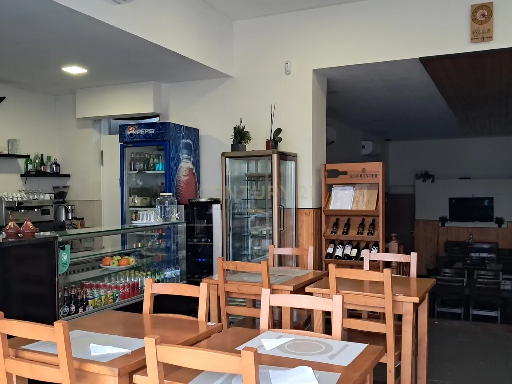Loja com armazém na rua do Carvalhido - Porto - Image 6
