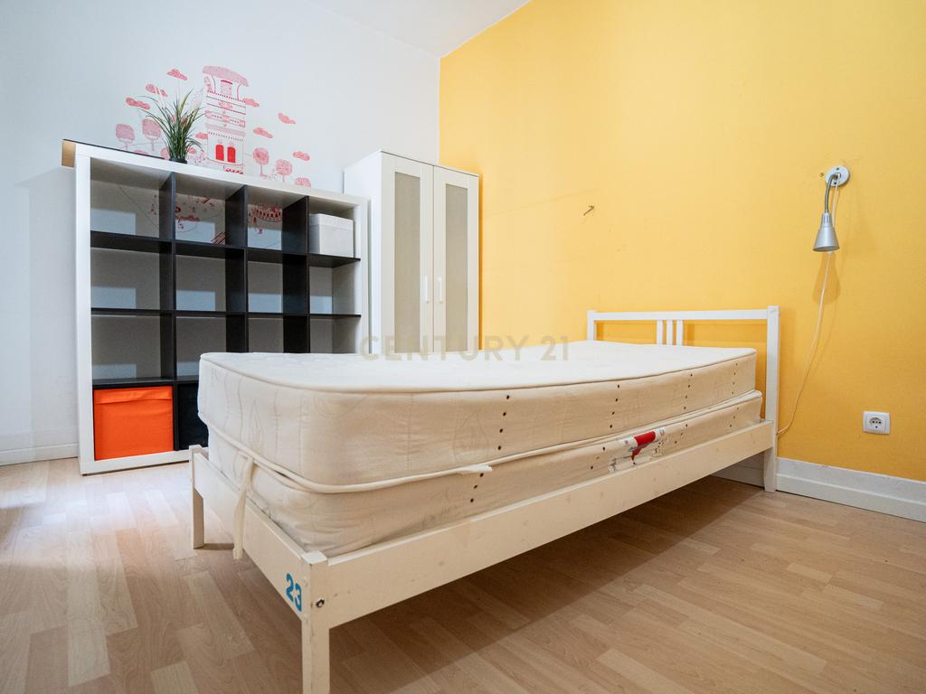 Apartamento Único com Vista sobre o Campo Pequeno – Lisboa - Image 25