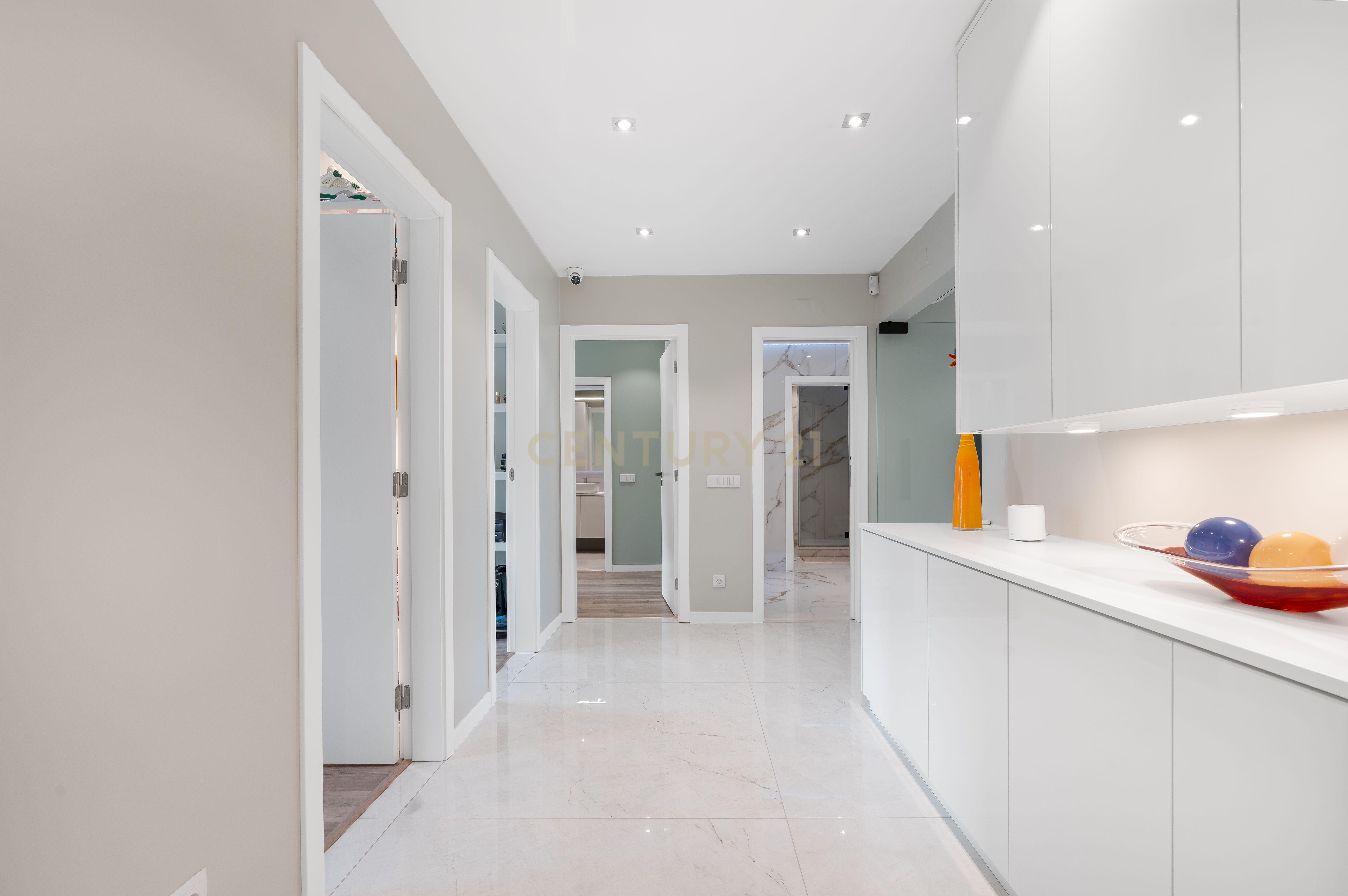 Fotografia 5 de Exclusivo Apartamento T4 com Renovação de Charme