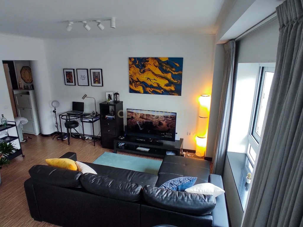 Apartamento T0 +1 Duplex em Miguel Bombarda | Centro do Porto - Image 2