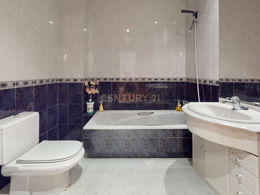  - Image 23
