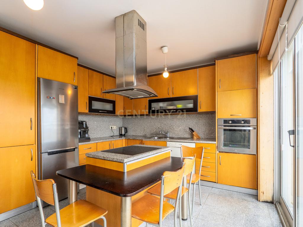 Apartamento "Cobertura" com terraço nas 3 frentes T4 (Atualmente T3 + Escritório) no Condomínio "Tílias do Atlântico" - Image 10