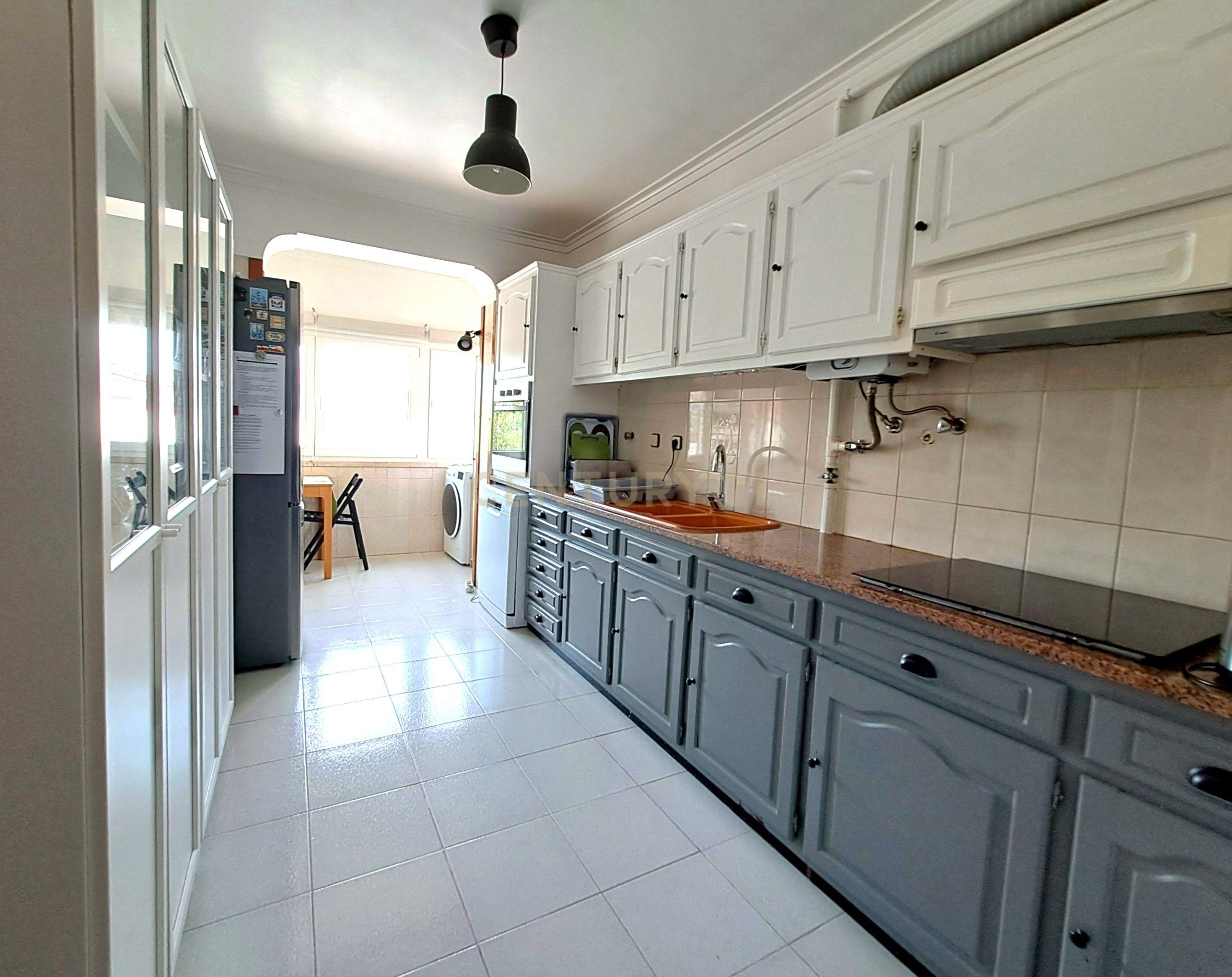 Apartamento T3+1 "duplex" em Pinheiro de Loures - Image 7
