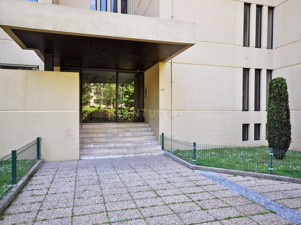 Apartamento T3, Lordelo do Ouro, Porto - Image 3