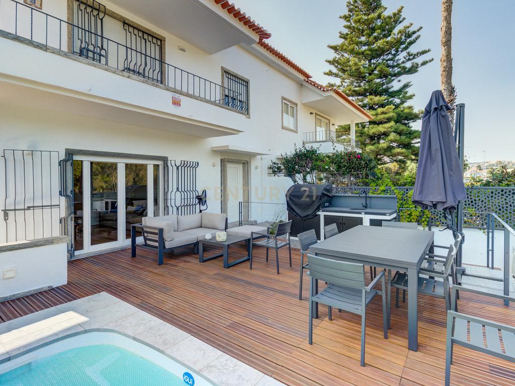 Moradia T4+1 com piscina, terraço e garagem  perto da praia - Image 5