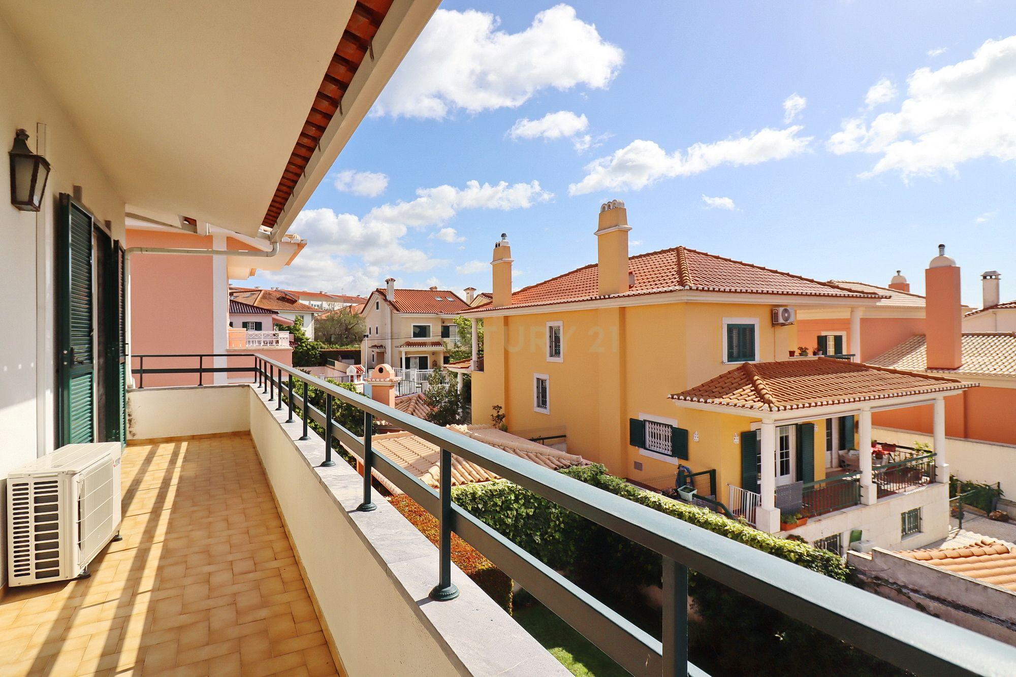 Moradia de Charme em zona residencial Prime, em Santo Amaro de Oeiras - Image 25