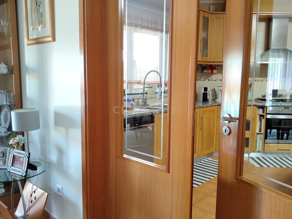 Moradia T4 com piscina em Gaeiras, Marinha Grande. - Image 14
