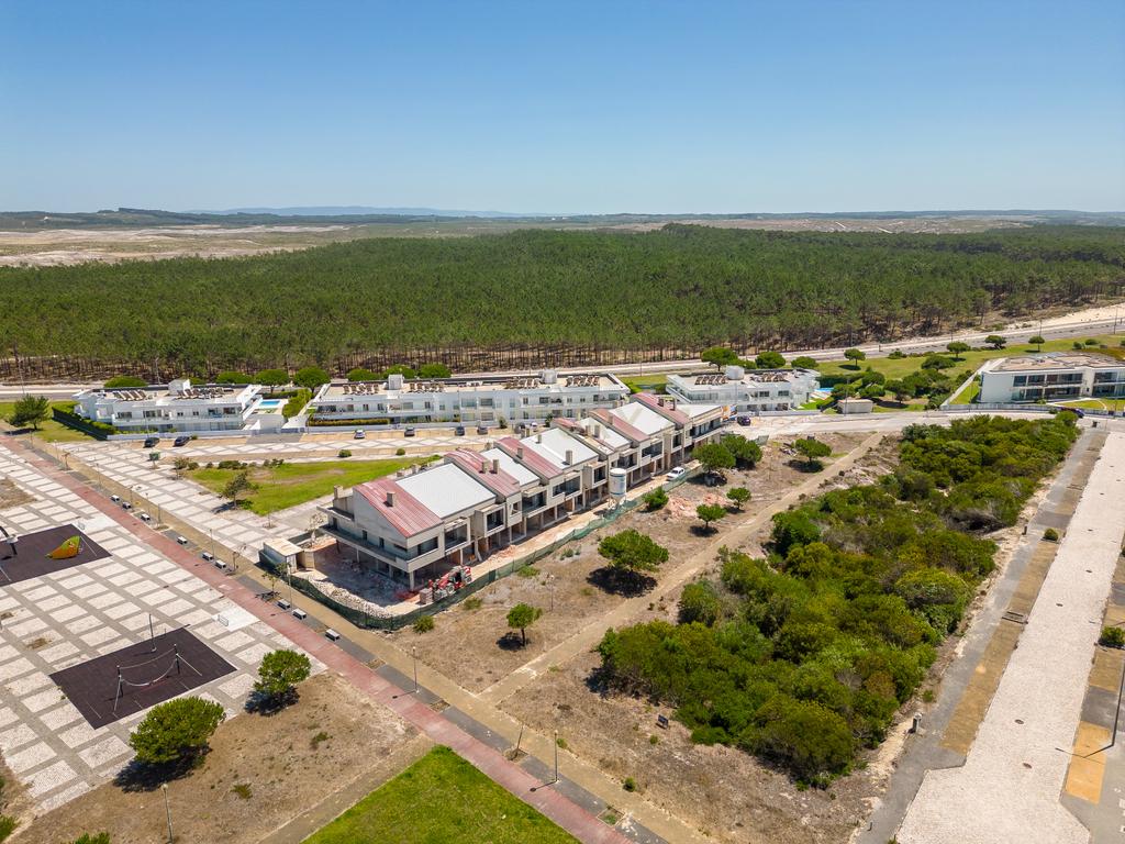 Excelente Apartamento T2 NOVO na Praia da Pedra do Ouro - Image 16
