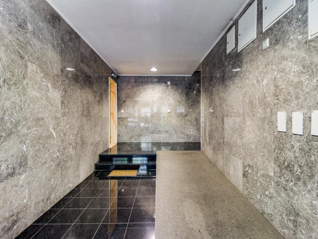 Apartamento T3 com Terraço e Acessibilidade em Amadora - Image 6
