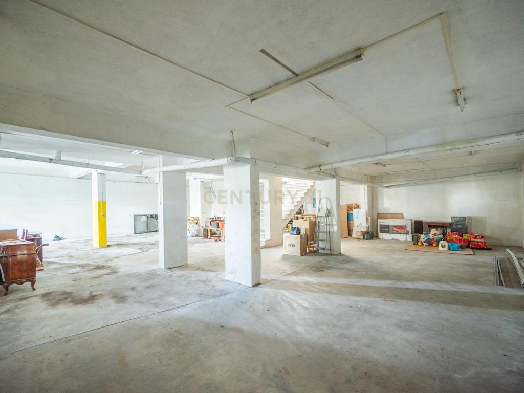 Loja e cave com 326m2 de área bruta, Quinta da Medideira, Amora - Image 19
