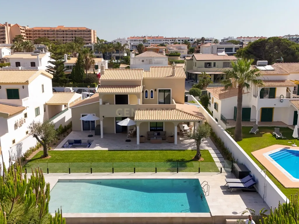 CASA DE LUXO NA PRAIA DA GALÉ · ALGARVE , onde o luxo encontra o mar. - Image 30