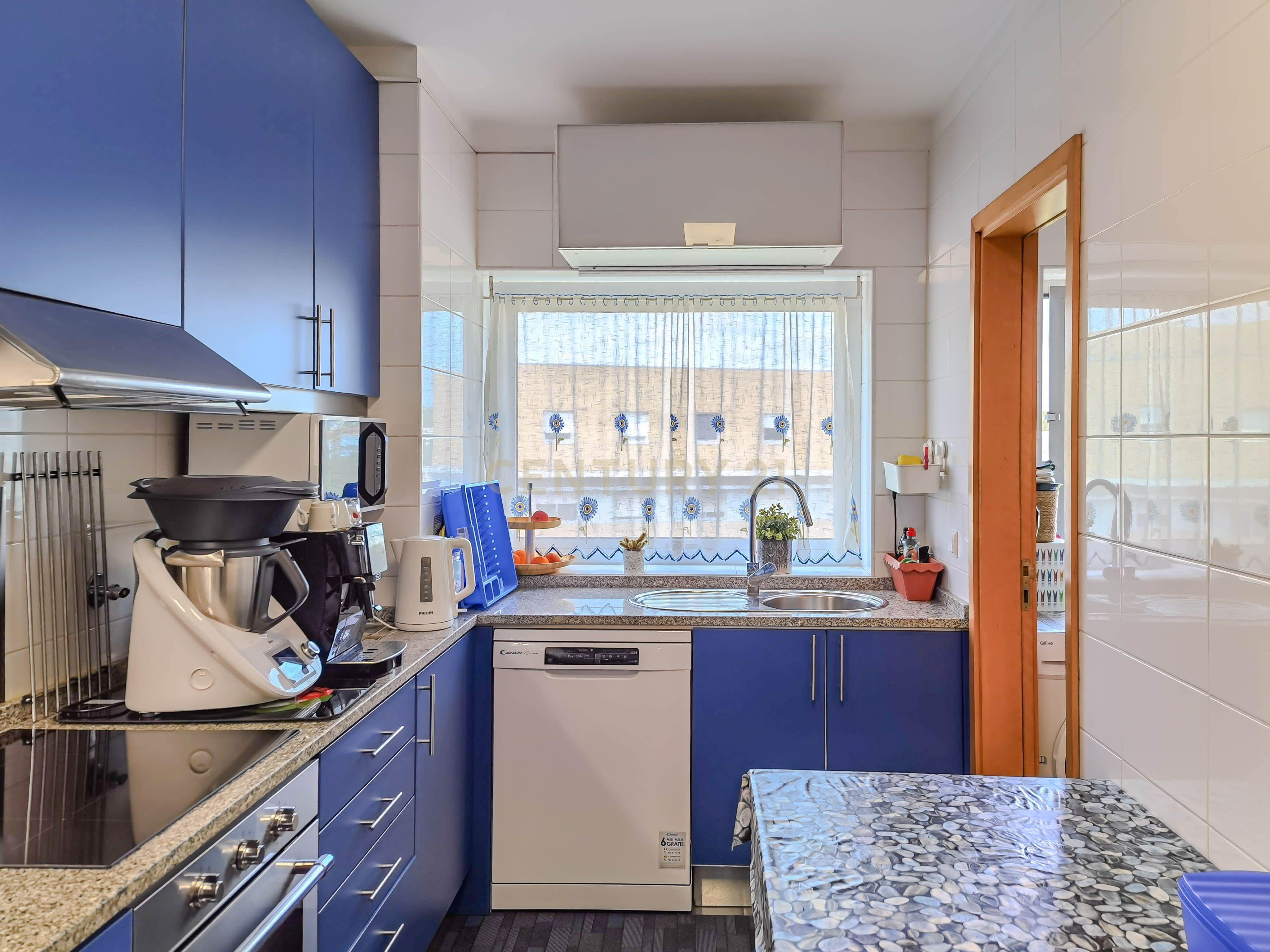 Apartamento T2, garagem, arrumos, ultimo piso – Ponte da Pedra, Matosinhos - Image 11