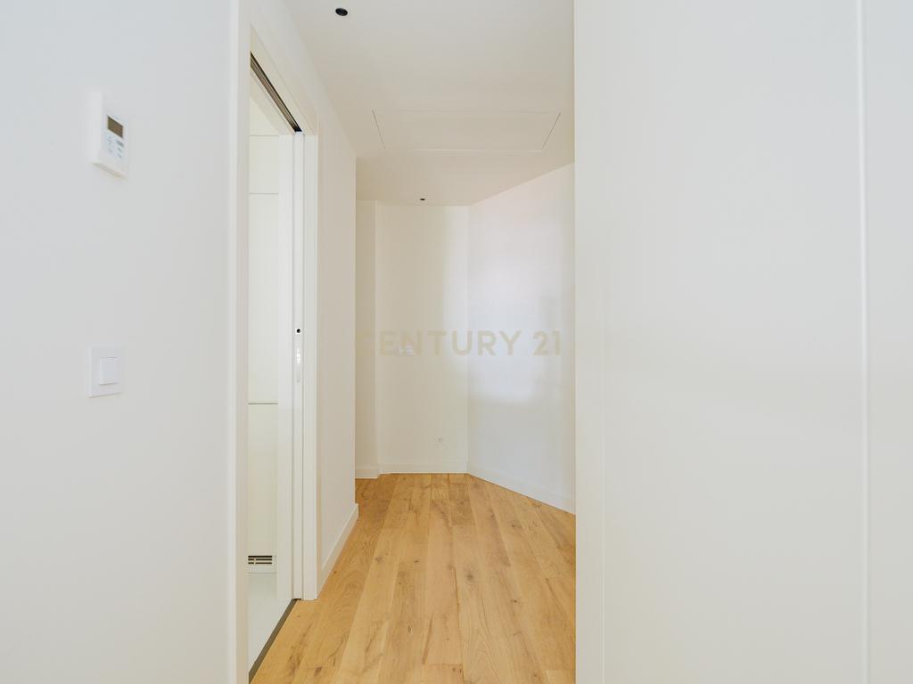 Apartamento T2 Novo a estrear em Areeiro - Image 16