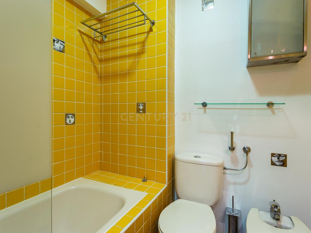Apartamento T2 em Sacavém, Loures - Oportunidade Única! - Image 13