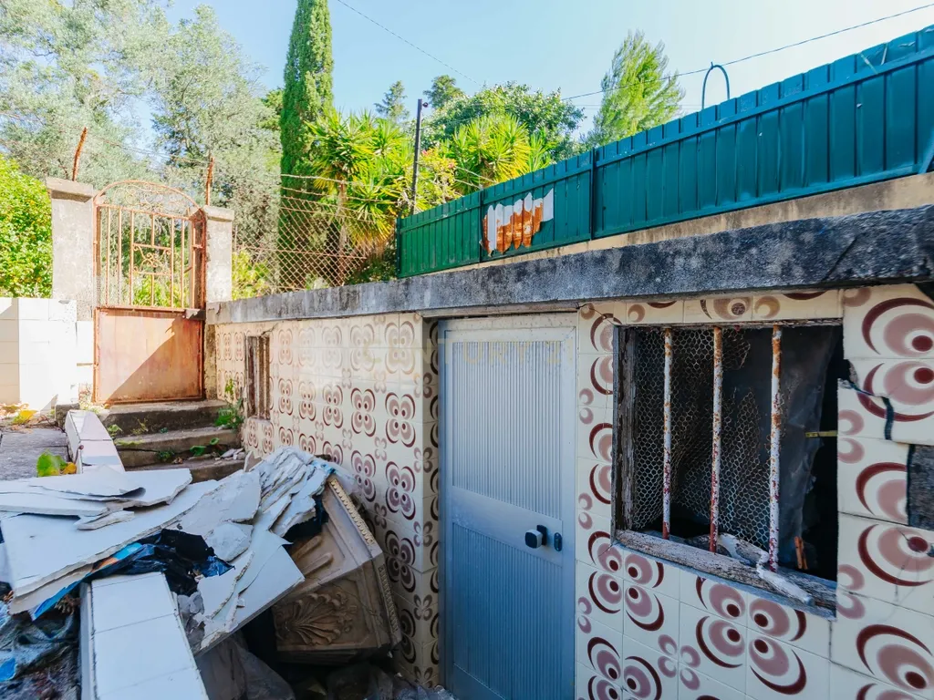 Apartamento T3 para Remodelação com Terraço | Alvito | Lisboa - Image 22