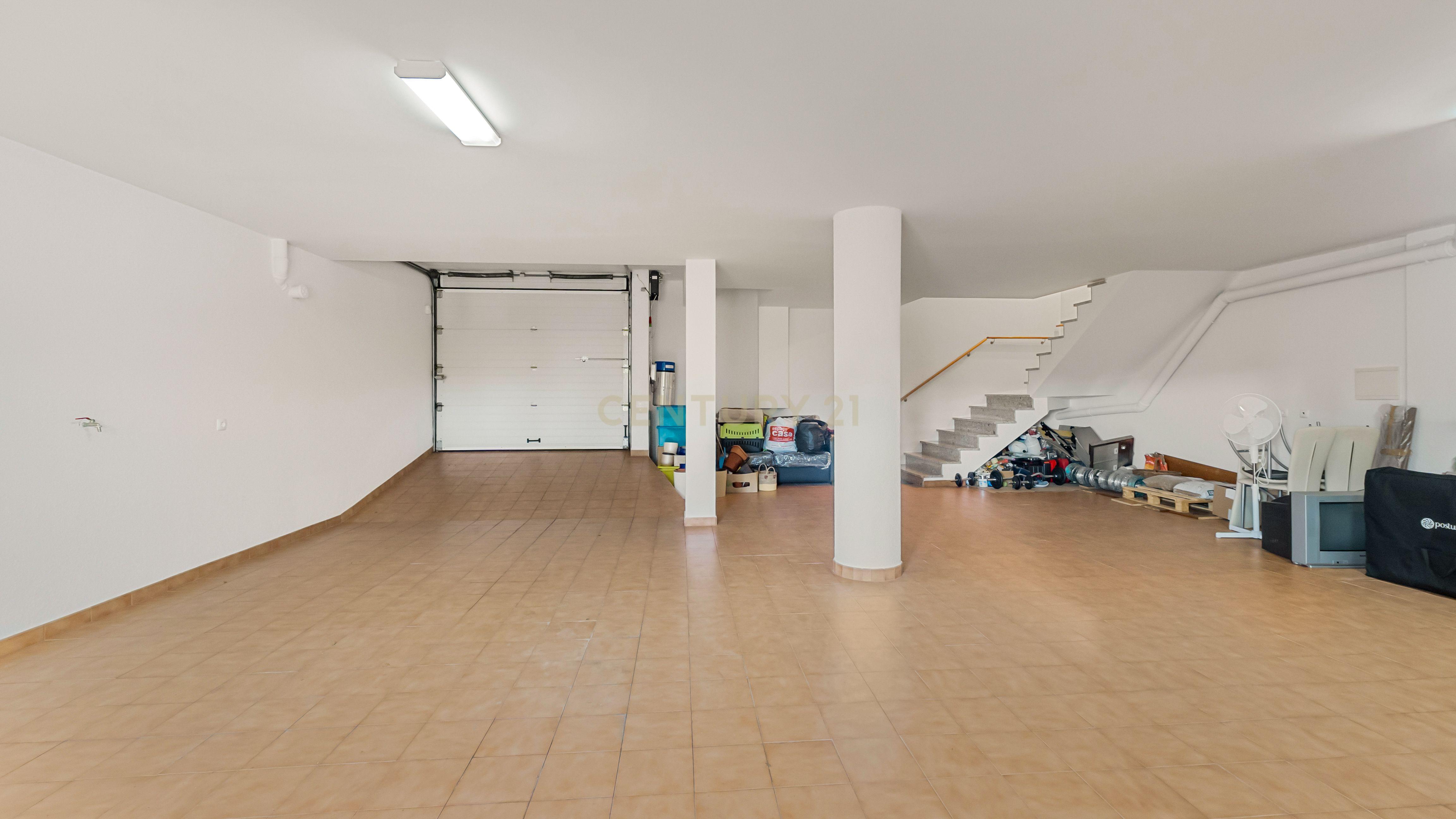 Moradia T3 com garagem para 4 carros localizada a 10 minutos da praia - Torres Vedras - Image 13