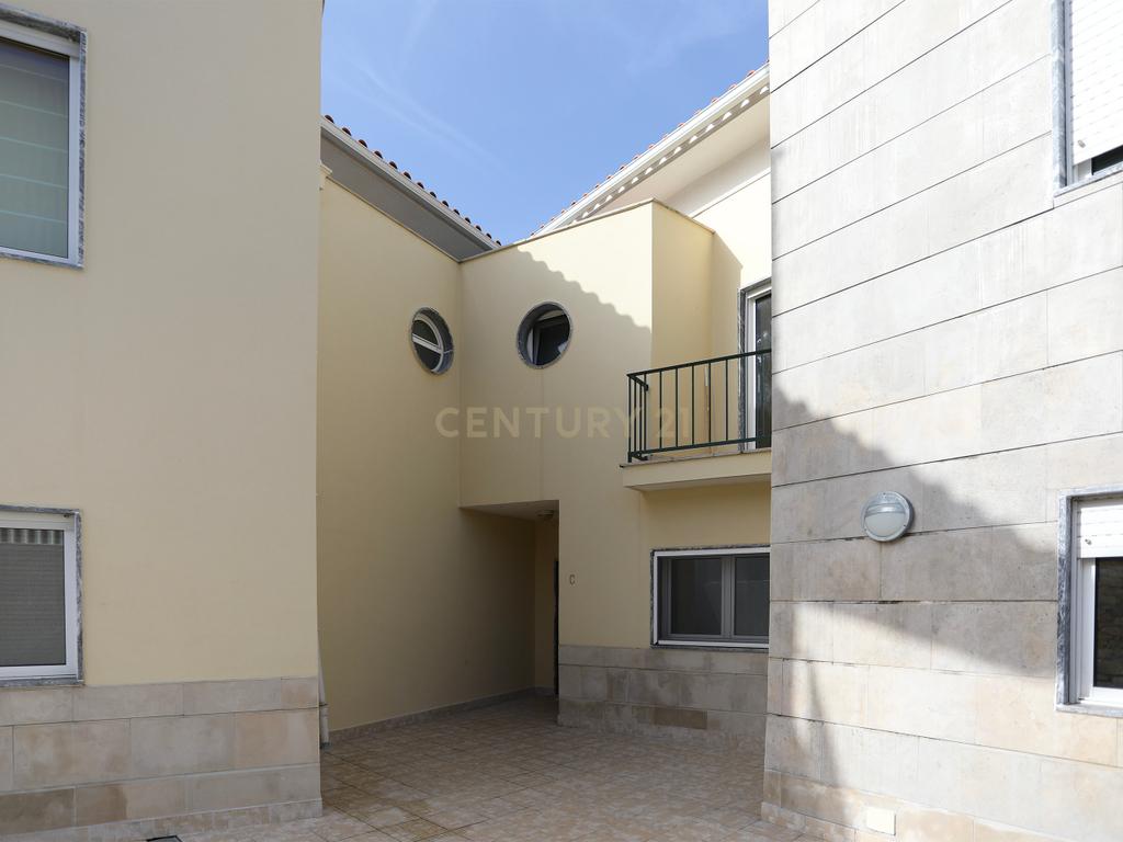 Moradia T3 em Condomínio Privado - Parede - Cascais - Image 3