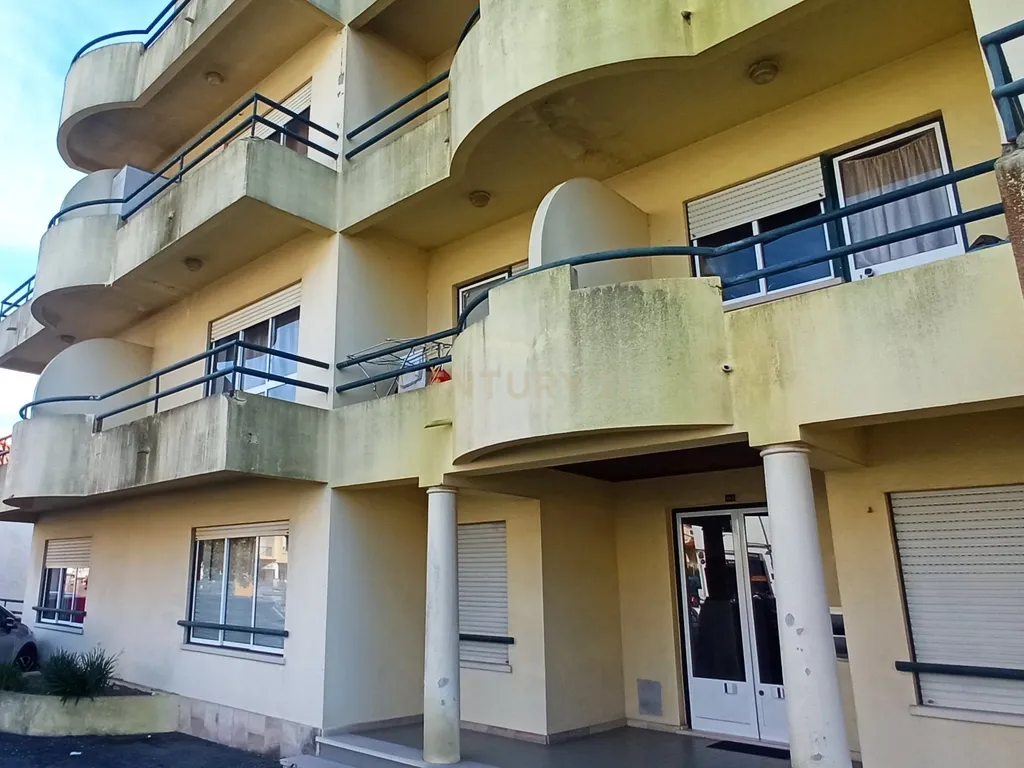 Venda de Apartamento + Parqueamento - Image 4
