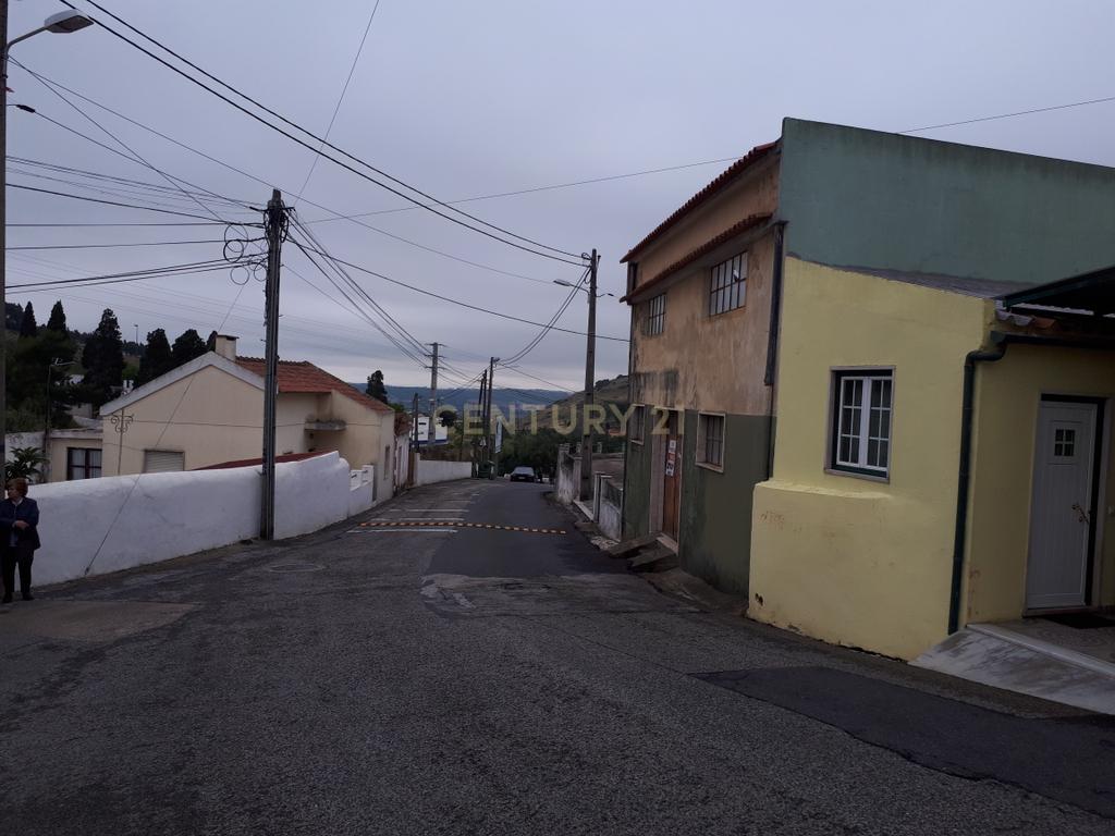 Armazém / Terreno para construção de 4 apartamentos em Fanhões - Image 7