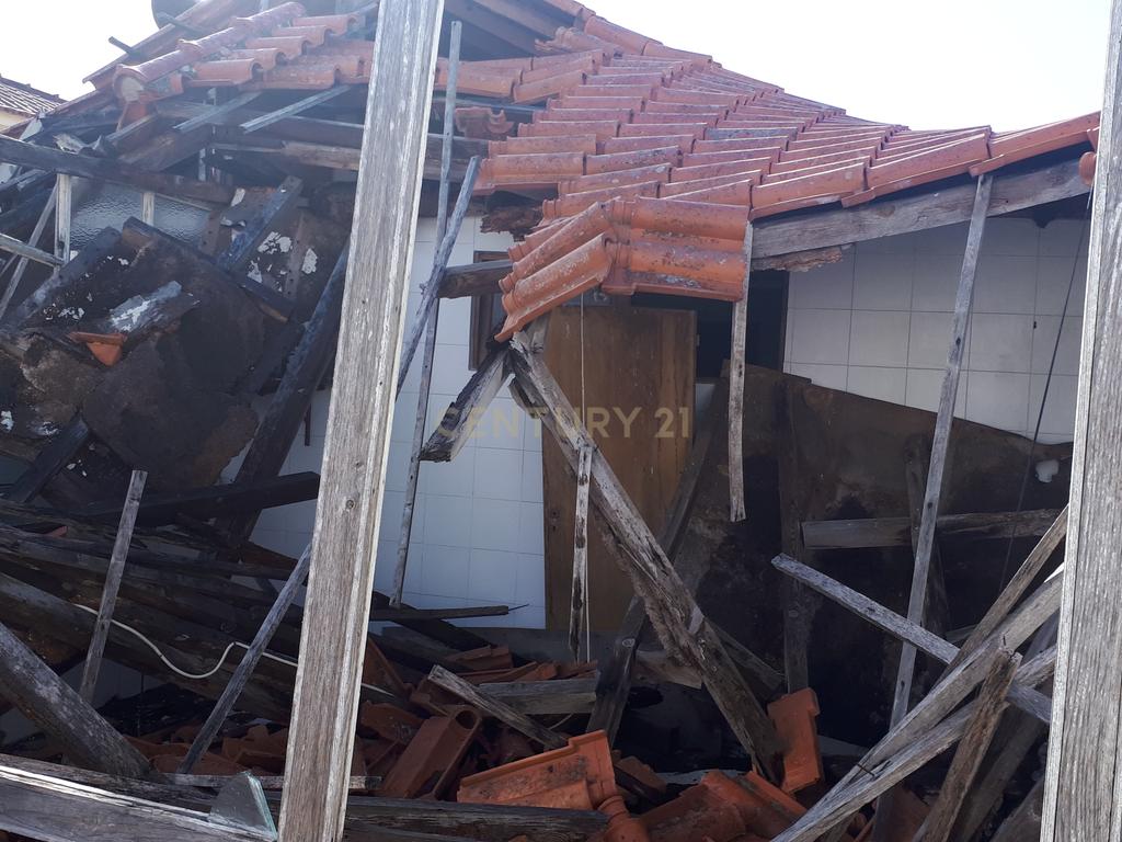 Armazém / Terreno para construção de 4 apartamentos em Fanhões - Image 23