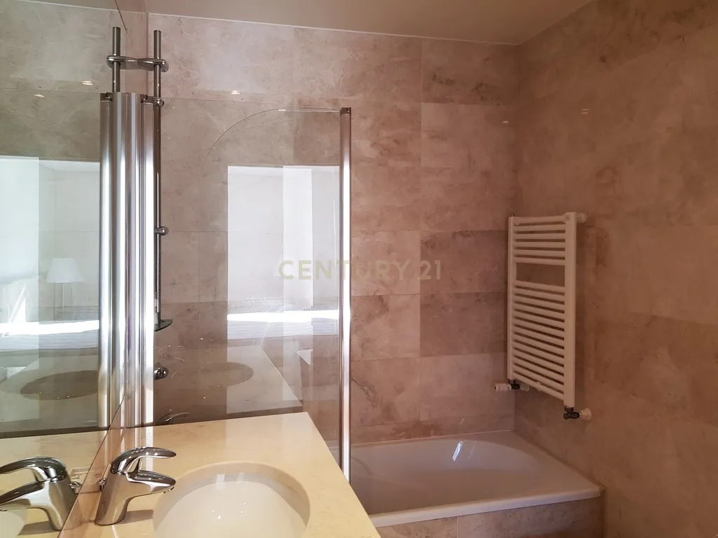 Duplex Moderno em Parque das Nações, Lisboa - Image 13