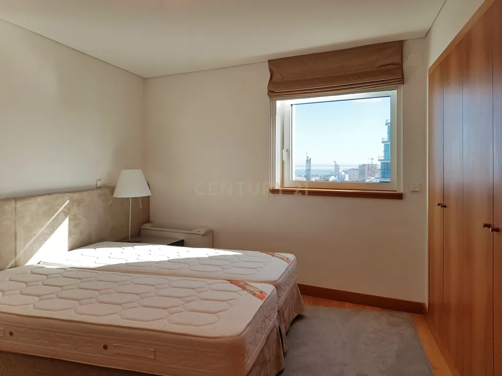 Duplex Moderno em Parque das Nações, Lisboa - Image 8