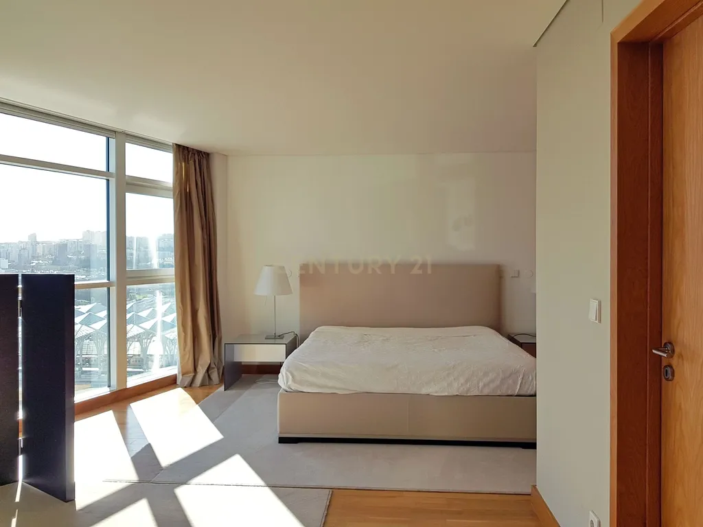 Duplex Moderno em Parque das Nações, Lisboa - Image 9