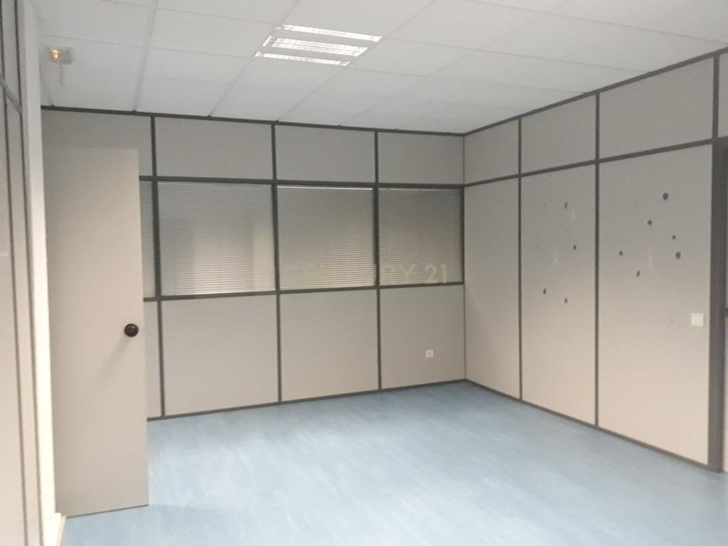 Armazém e Escritório de 300m2 Coração do Porto - Image 5