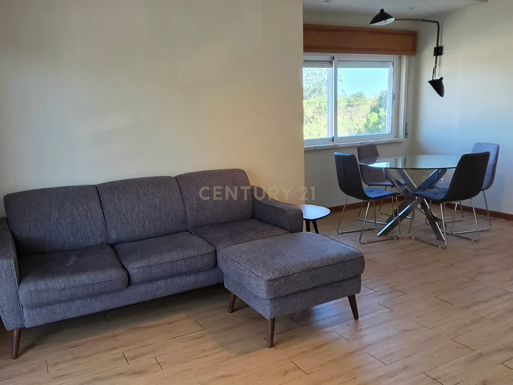 Excelente apartamento T2 com parqueamento - Image 32