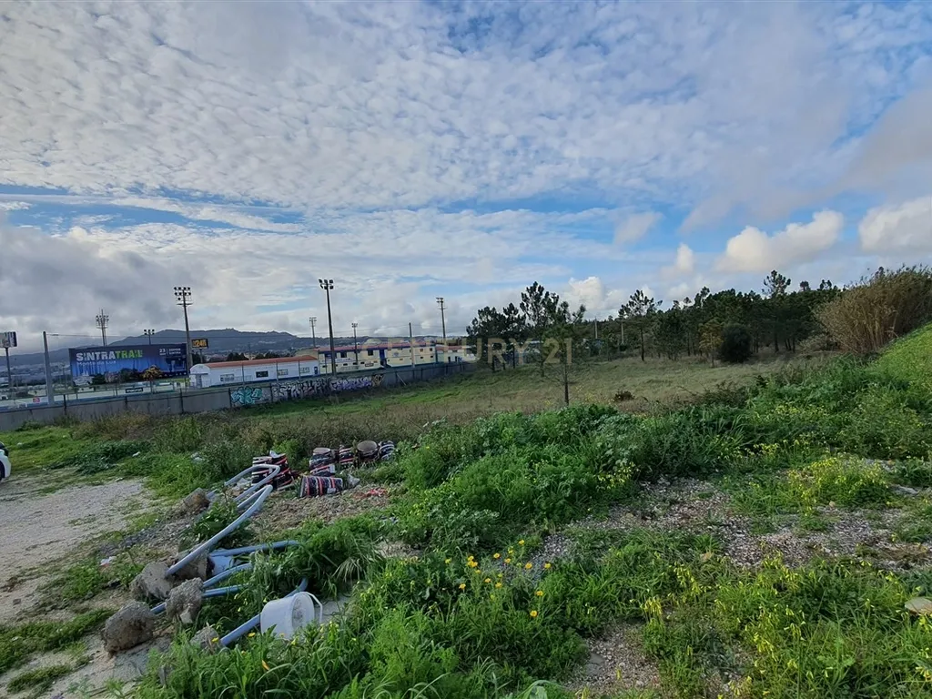 Terreno à venda em Cacém e São Marcos, Sintra - 8800m² - Image 2