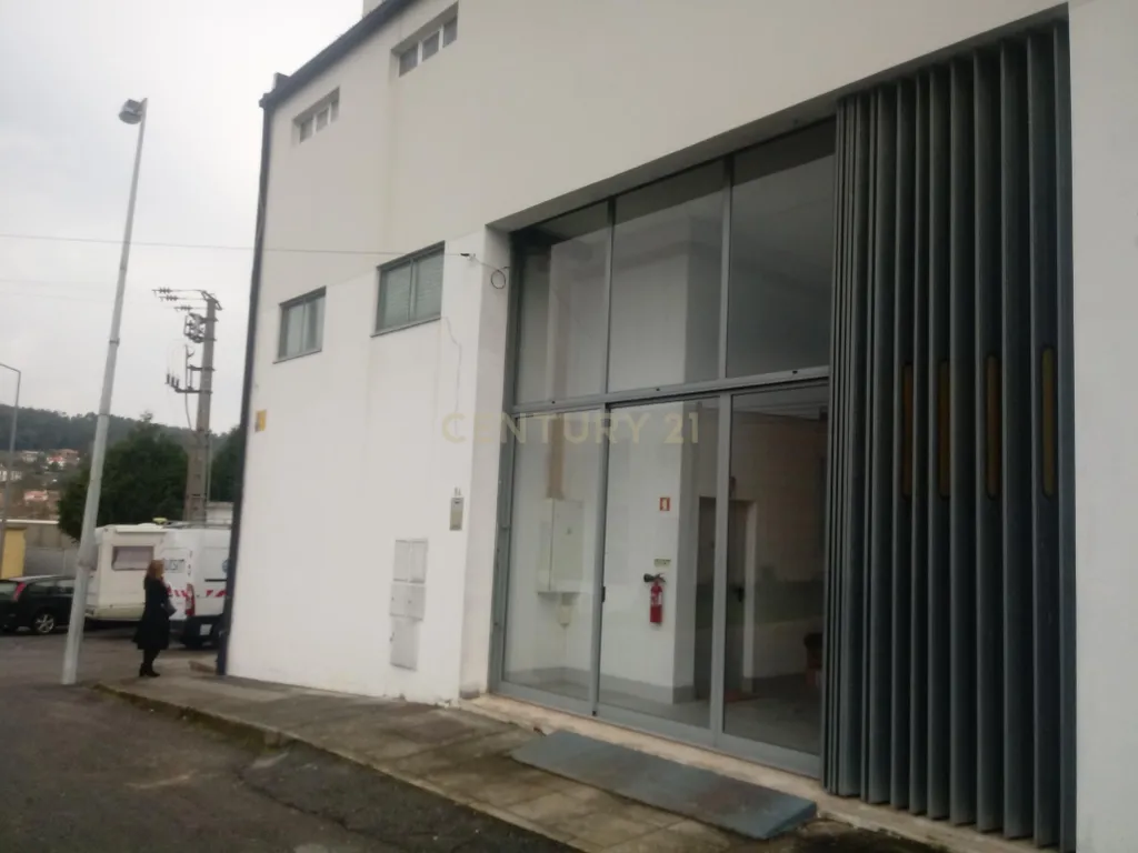 Armazém Multi-funcional em Braga - Image 3