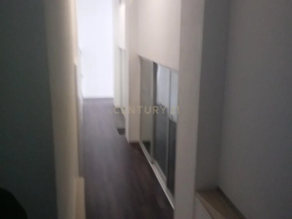 Armazém Multi-funcional em Braga - Image 8
