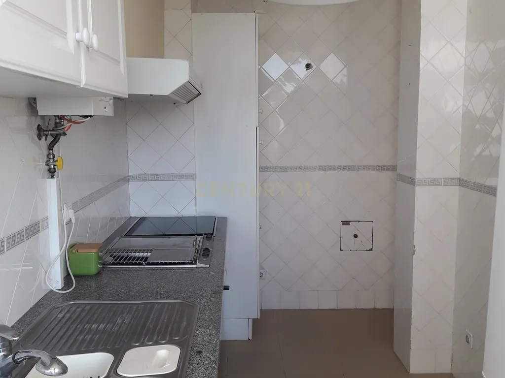 Apartamento T2 Miratejo / Corroios - Image 4