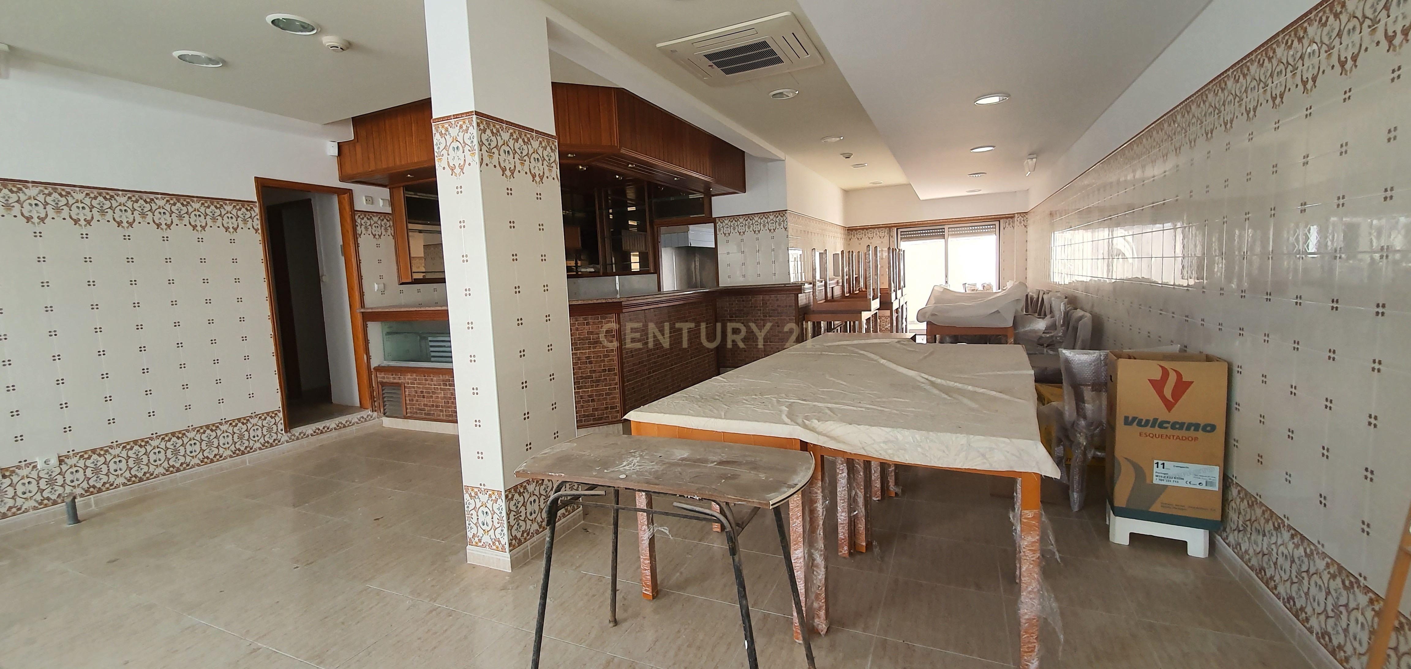 Restaurante/ Loja totalmente equipado - Imóvel e equipamento - NOVO - Image 5