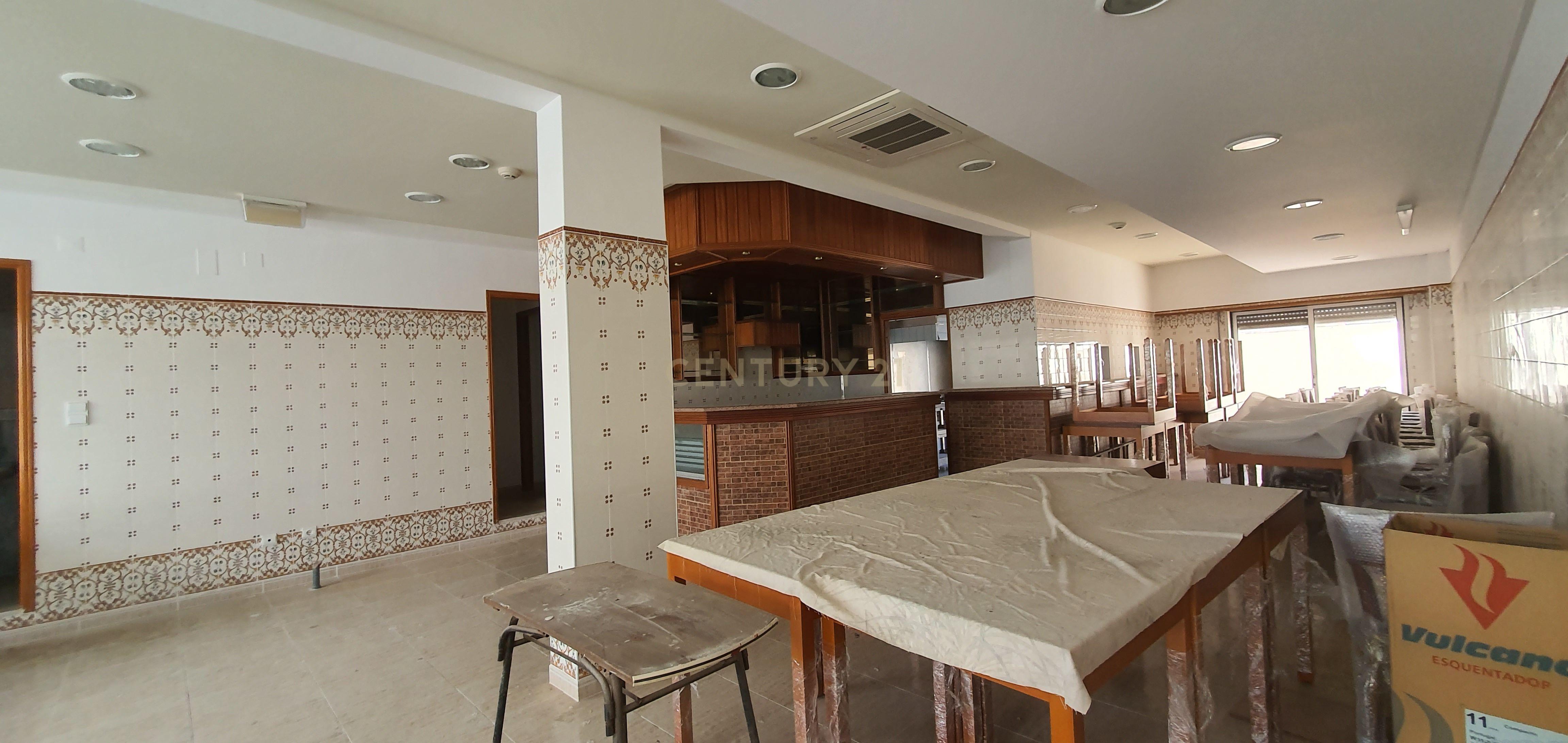 Restaurante/ Loja totalmente equipado - Imóvel e equipamento - NOVO - Image 6