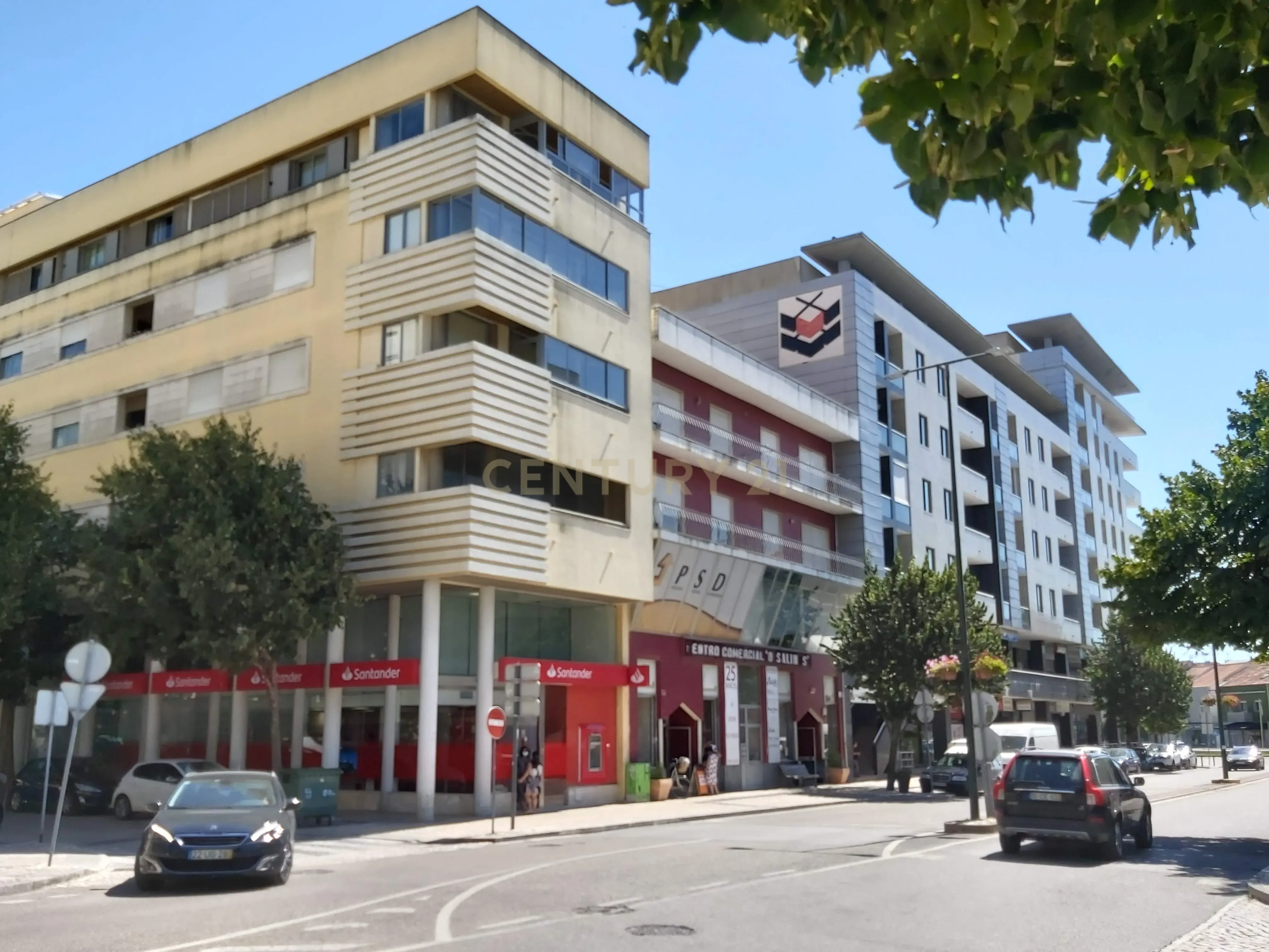 Comércio ou serviços com 140 m2 no CENTRO DE RIO MAIOR - Image 2