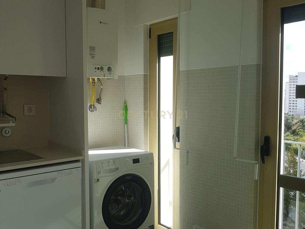 Apartamento T1 para venda em Lisboa - Avenidas Novas - Image 14