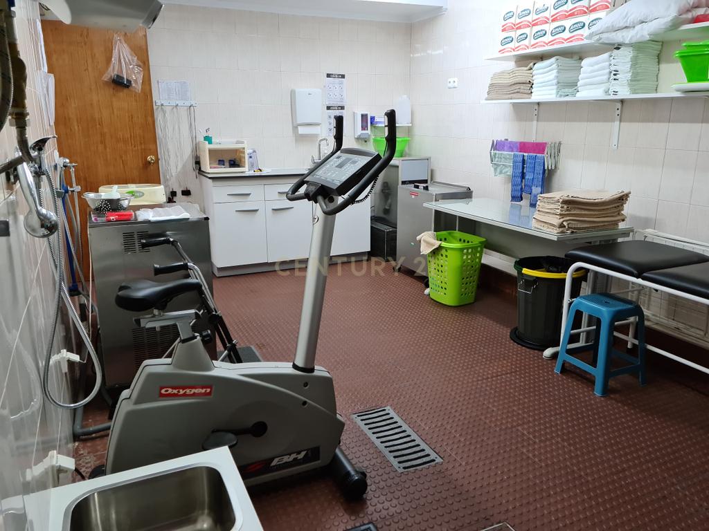 Clínicas de reabilitação física com equipamentos incluídos em Ponta Delgada e Vila Franca do Campo - Image 75
