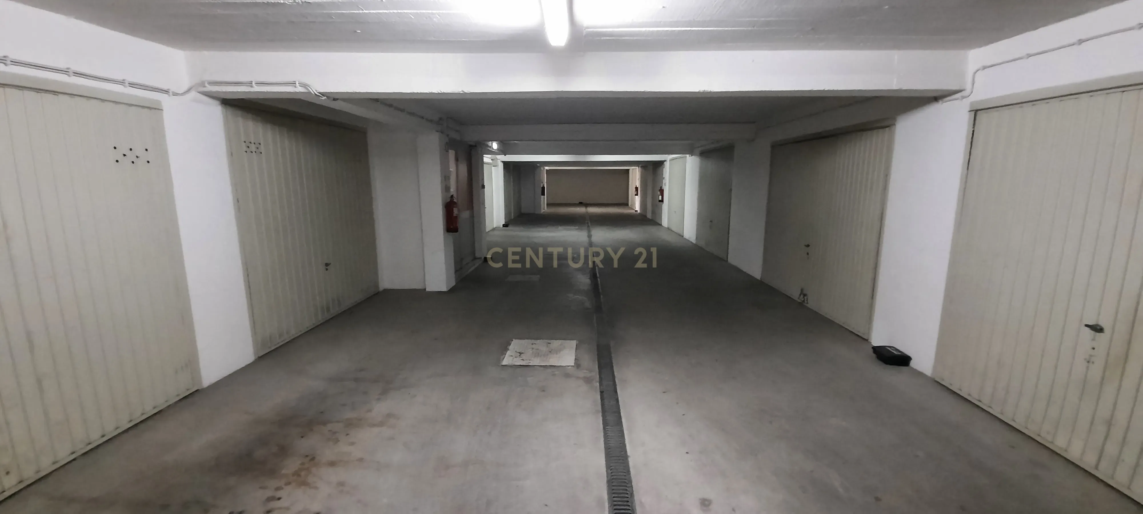 Apartamento T2 em condomínio fechado Monte Estoril - Image 7
