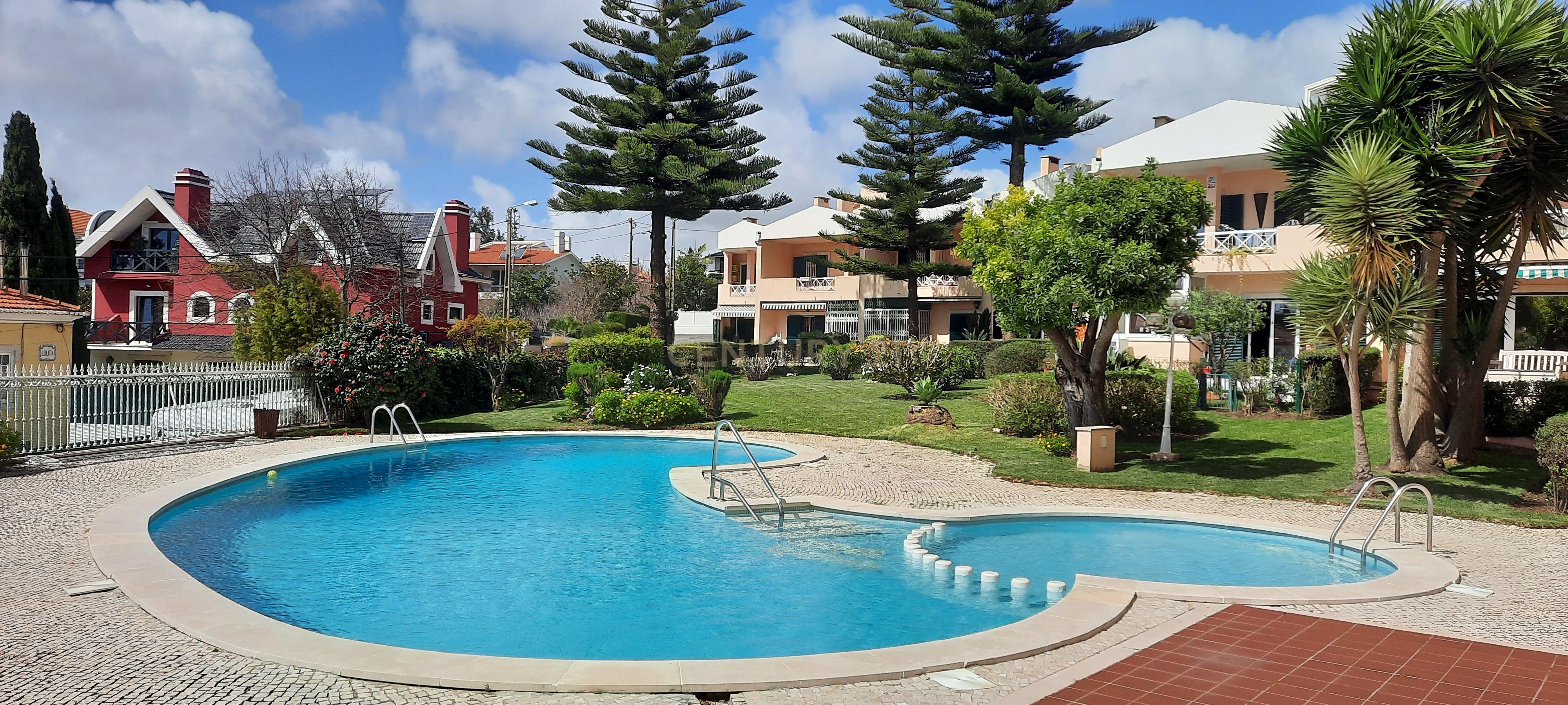 Apartamento T2 em condomínio fechado Monte Estoril - Image 1