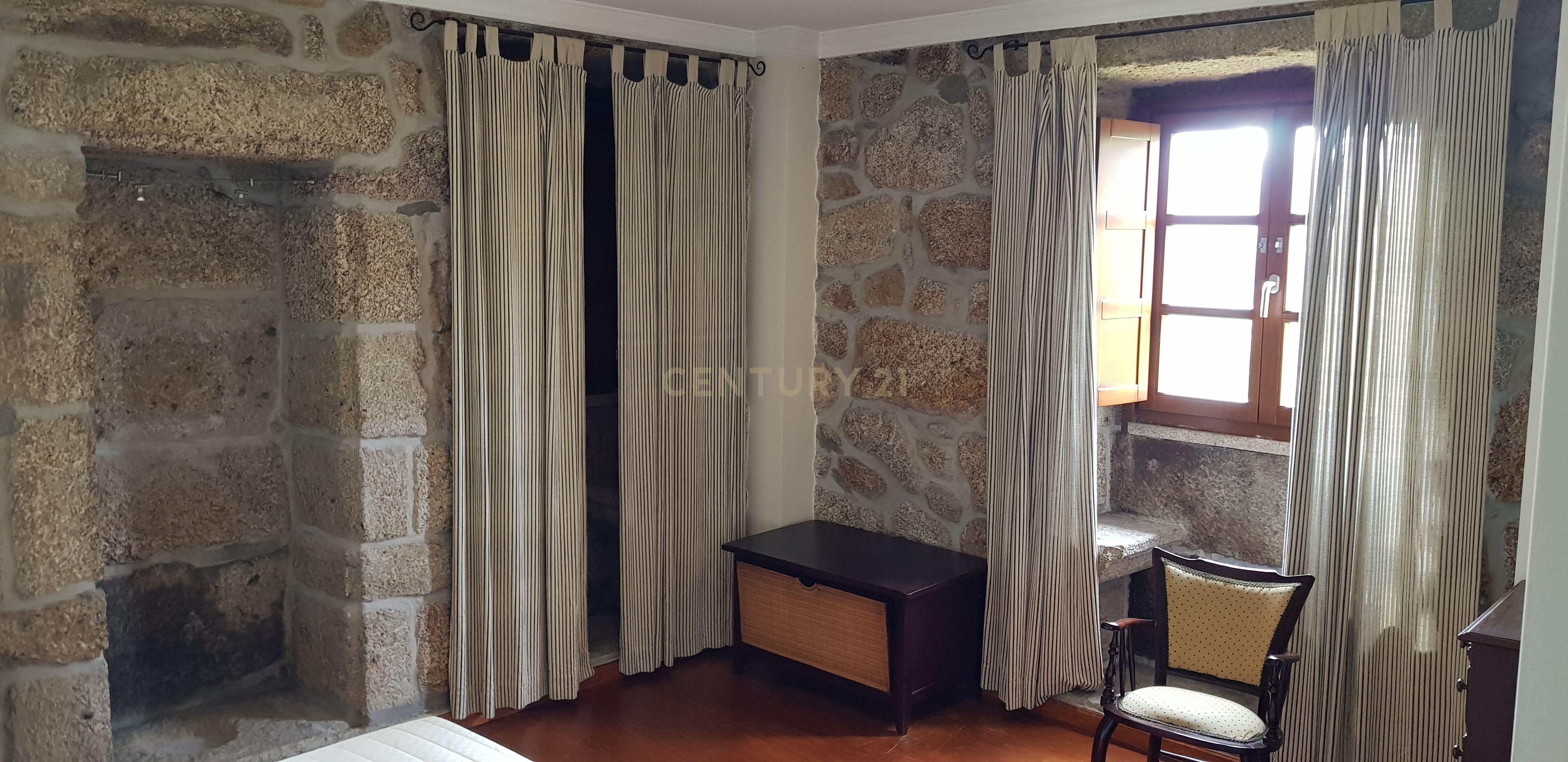 Imóvel com negócio em Montalegre. - Image 17